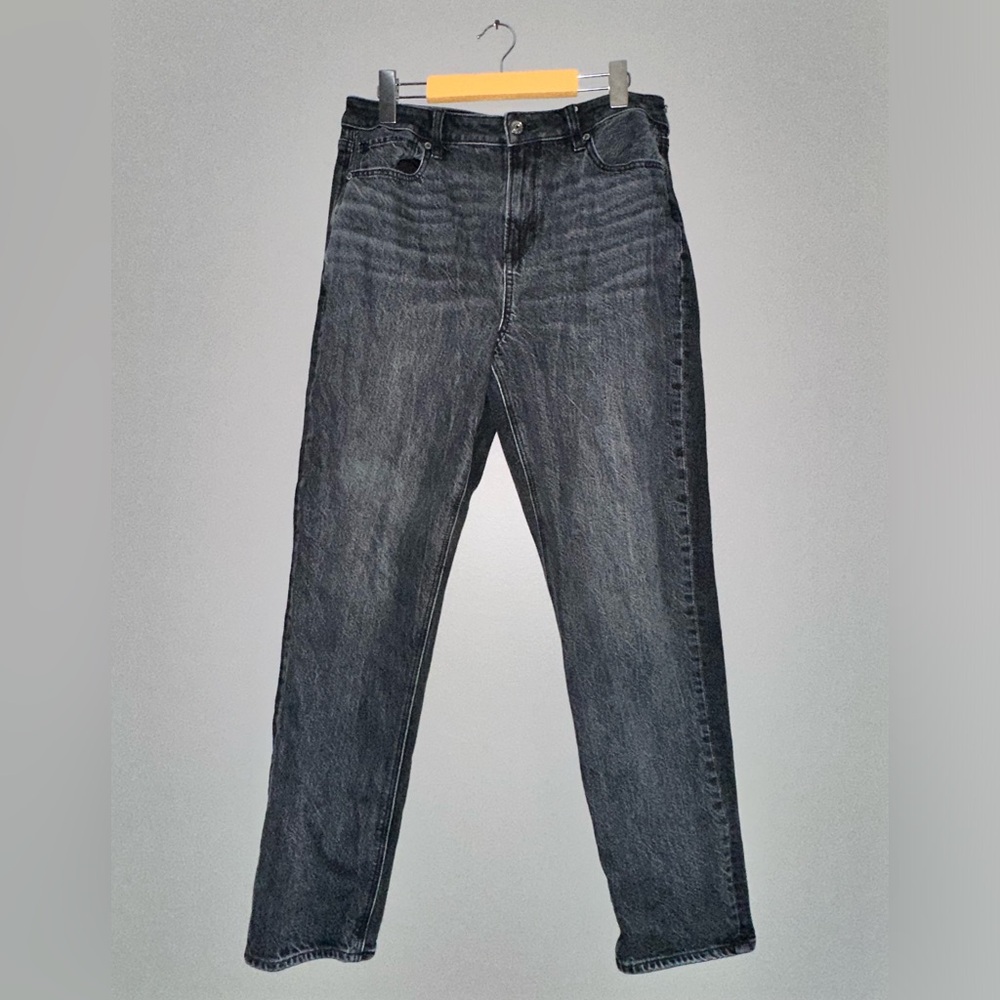 Classic Black American Eagle Women’s Straight Cut Jeans